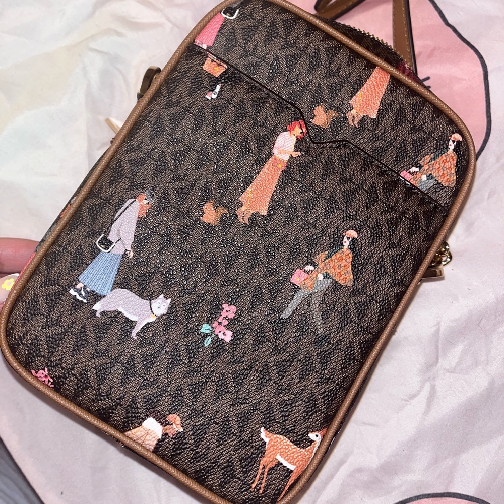 MK Jet Set Carter Country Girls Cross Body Bag